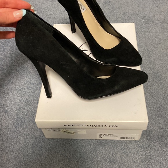 Steve Madden black suede heels size 9 - Picture 2 of 4